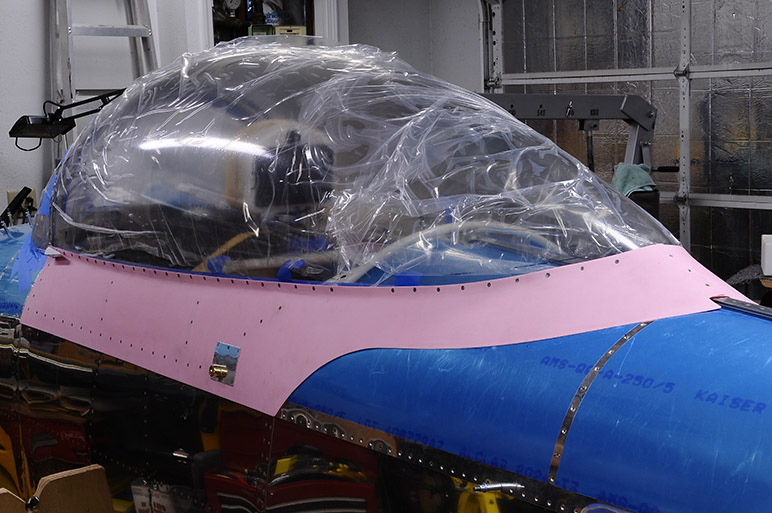 2009.03.14_-_RV-8_-_Canopy_Installation_Part_Duex_(24).jpg