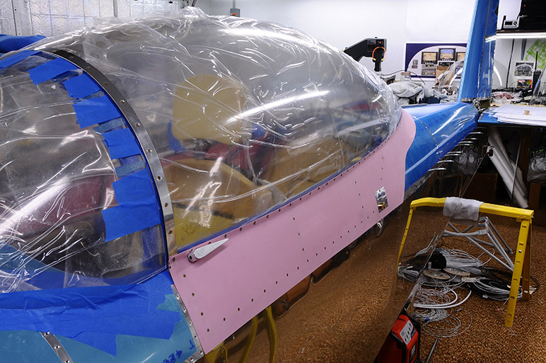 2009.03.14_-_RV-8_-_Canopy_Installation_Part_Duex_(25).jpg