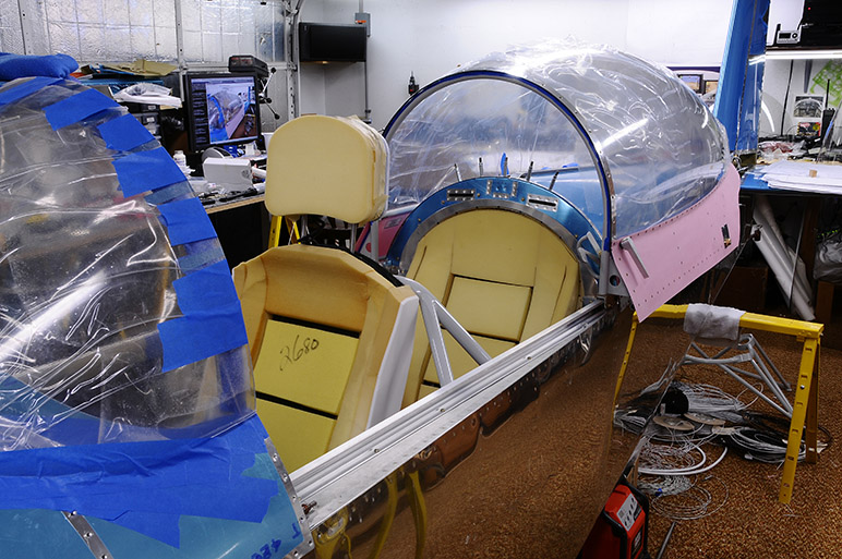 2009.03.14_-_RV-8_-_Canopy_Installation_Part_Duex_(27).jpg