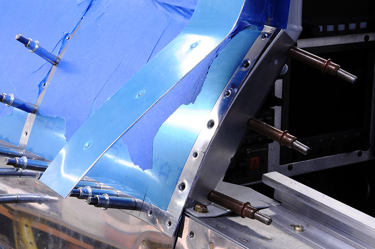 2009.11.21_-_RV-8_-_Windscreen_Drilling_&_Rear_Metal_Fairing_Fabrication_(23).jpg