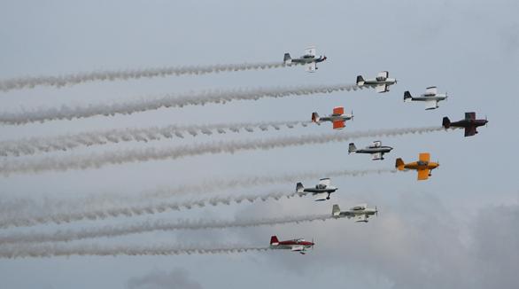 20090513_snowbirds05_t600.jpg