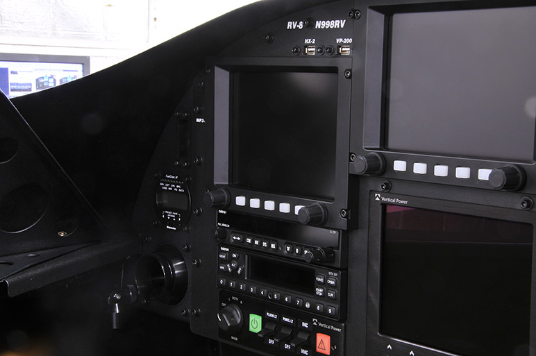 2010.01.14_-_RV-8_-_Final_Instrument_Panel_Installation_(2).jpg