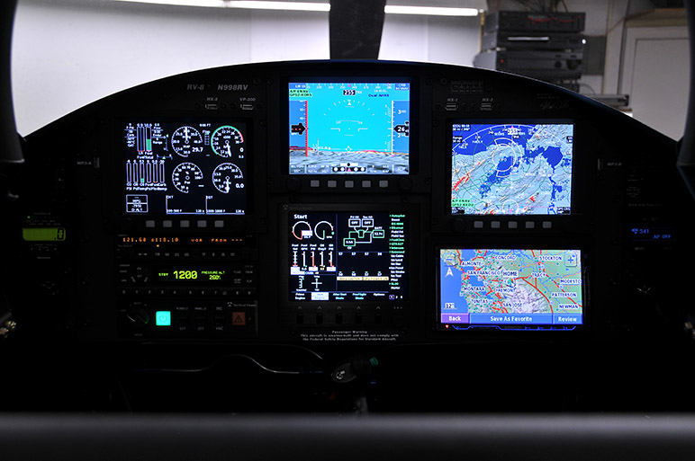 2010.01.14_-_RV-8_-_Final_Instrument_Panel_Installation_(6).jpg