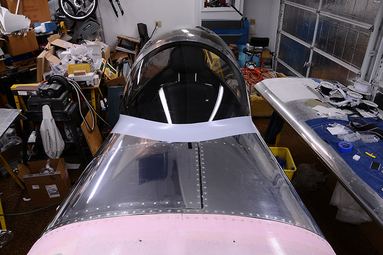 2010.02.08_-_RV-8_-_Windscreen_Fiberglass_Bezel_Fabrication_(30).jpg