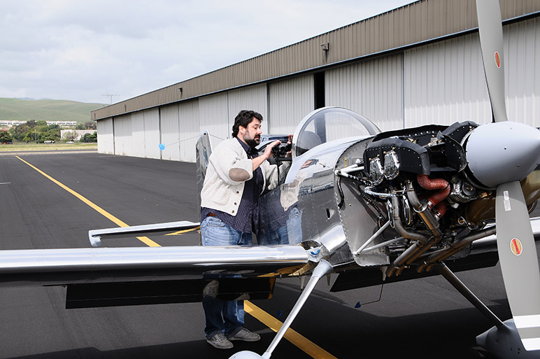 2010.04.10_-_RV-8_-_First_Engine_Start_(14).jpg