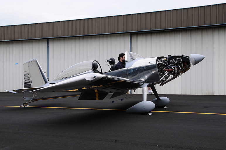 2010.04.10_-_RV-8_-_First_Engine_Start_(40).jpg