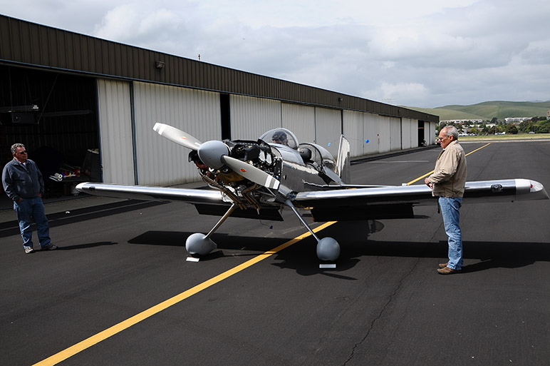 2010.04.10_-_RV-8_-_First_Engine_Start_(42).jpg