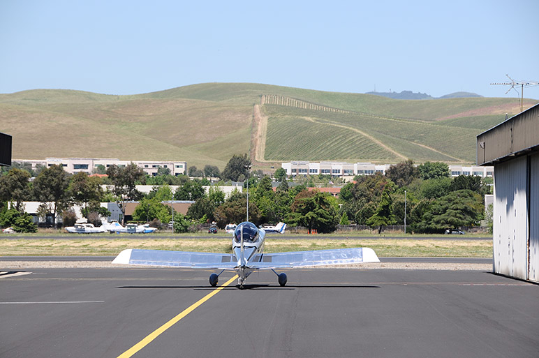 2010.05.02_-_RV-8_-_N998RV_Test_Flight_(3).jpg