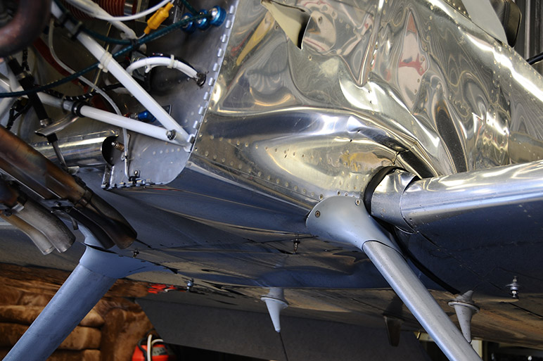 2011.05.21_-_RV-8_-_Damage_Assessment_(13).jpg