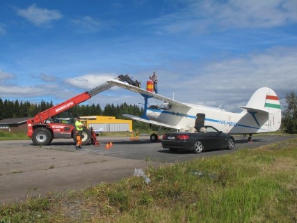 AN-2_EFTP_refueling_2012_(Mobile).jpg