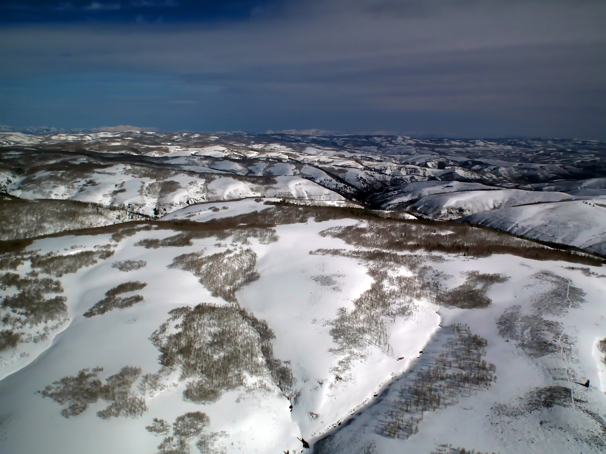 Between_Evanston,_WY_and_Brigham_City,_UT_June_2011.jpg