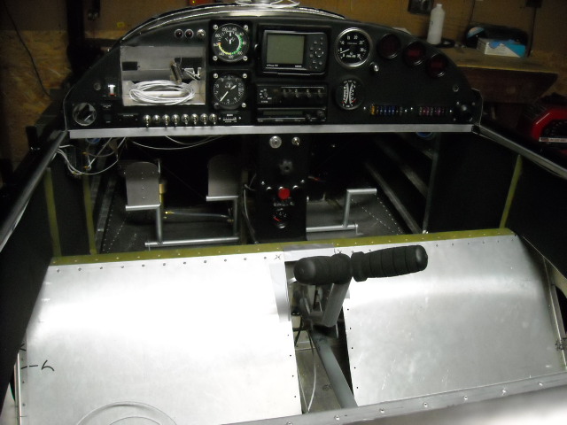 Cockpit_Ctr..JPG