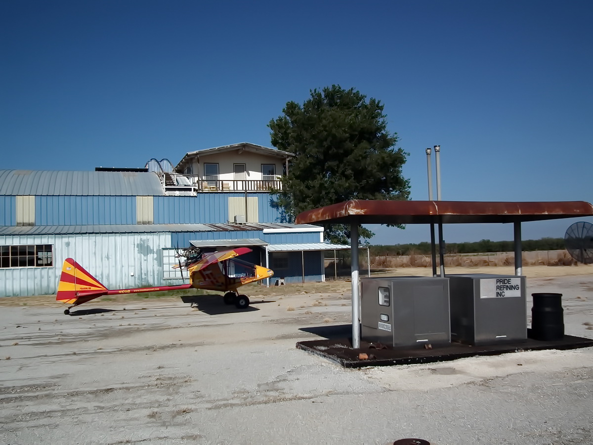 Danaher_Airport,_TX__2014.jpg