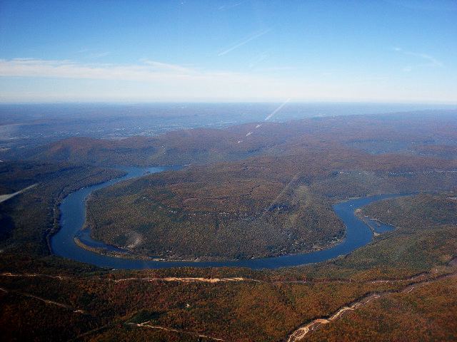 Horse_Shoe_Tenn_River.jpg