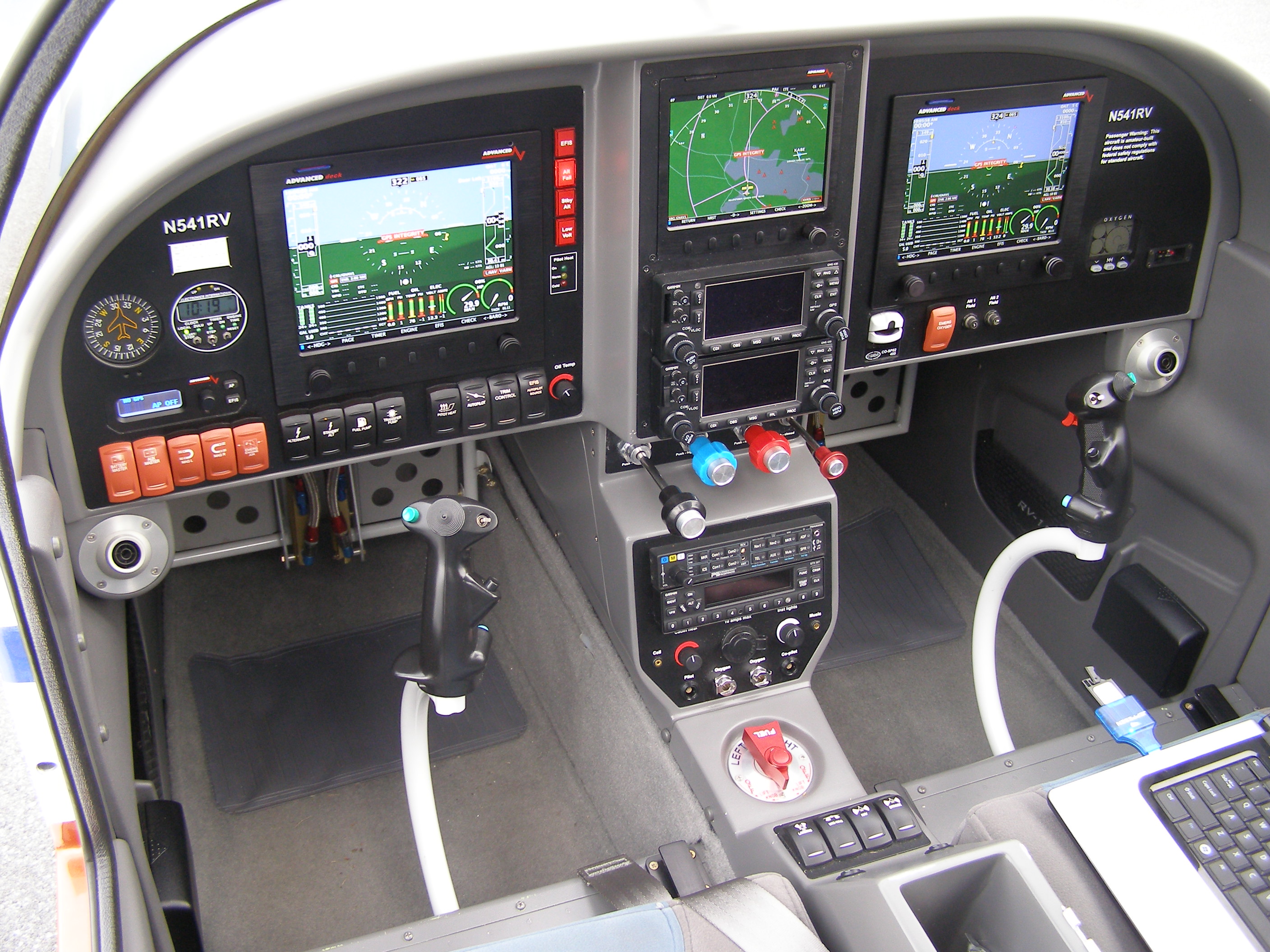 N541RV-Instr_panel.JPG