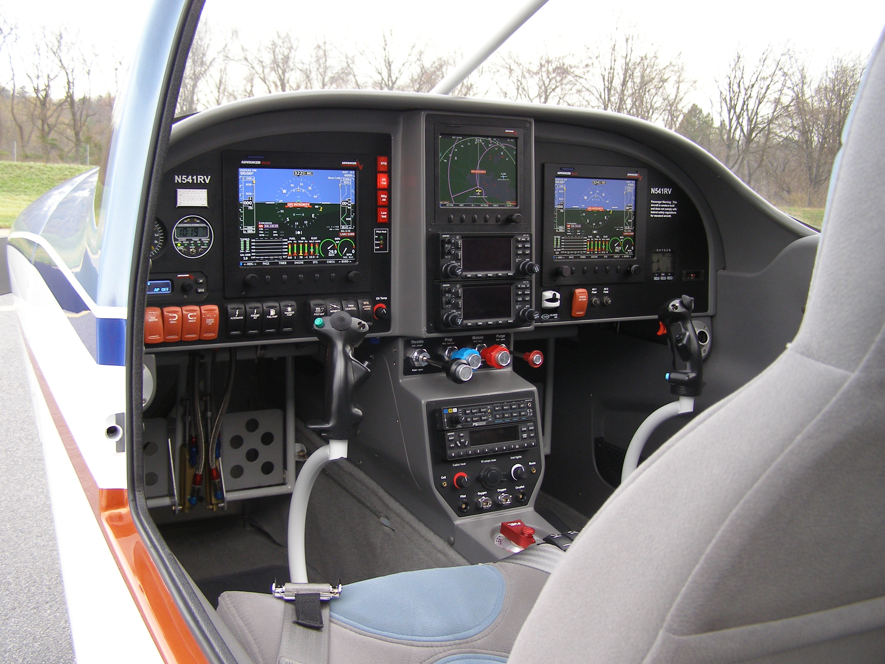 N541RV_inst_panel.JPG