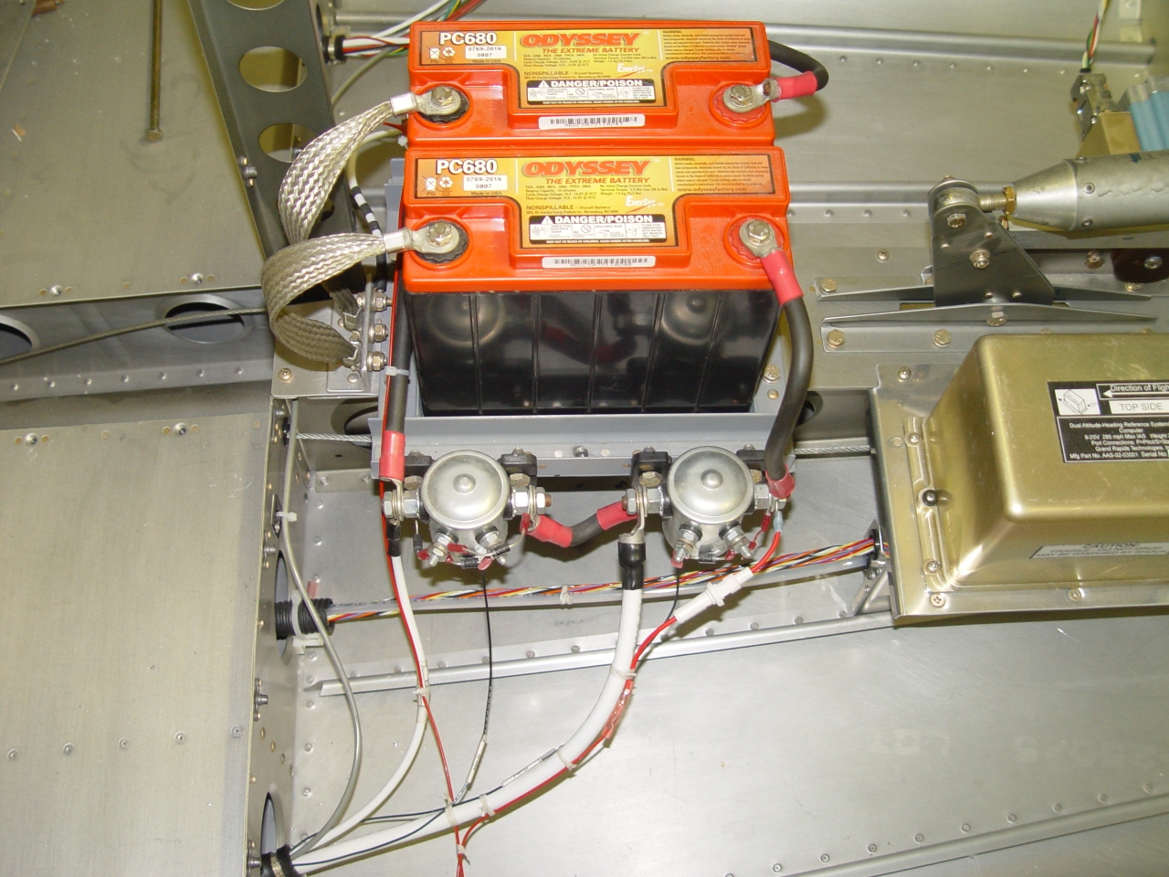 RV10_Battery_compartment_(reduced).jpg