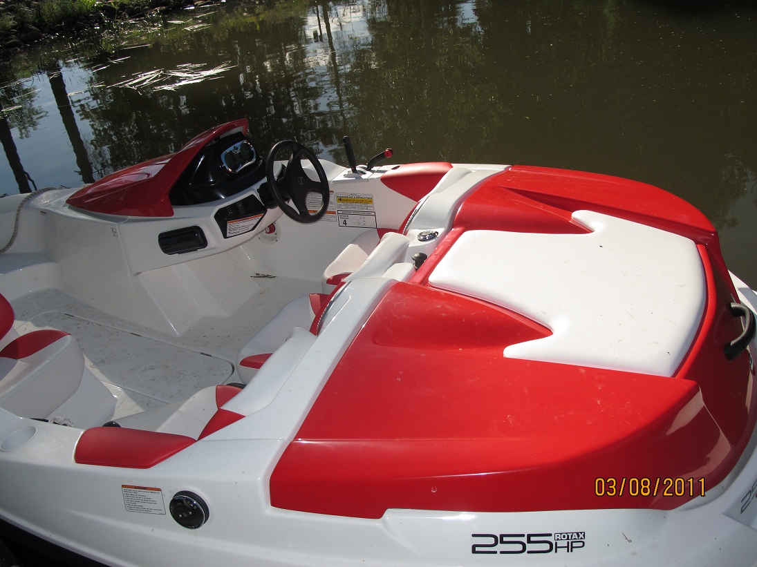 SeaDoo_Speedster_150_255HP_at_home_beach.jpg