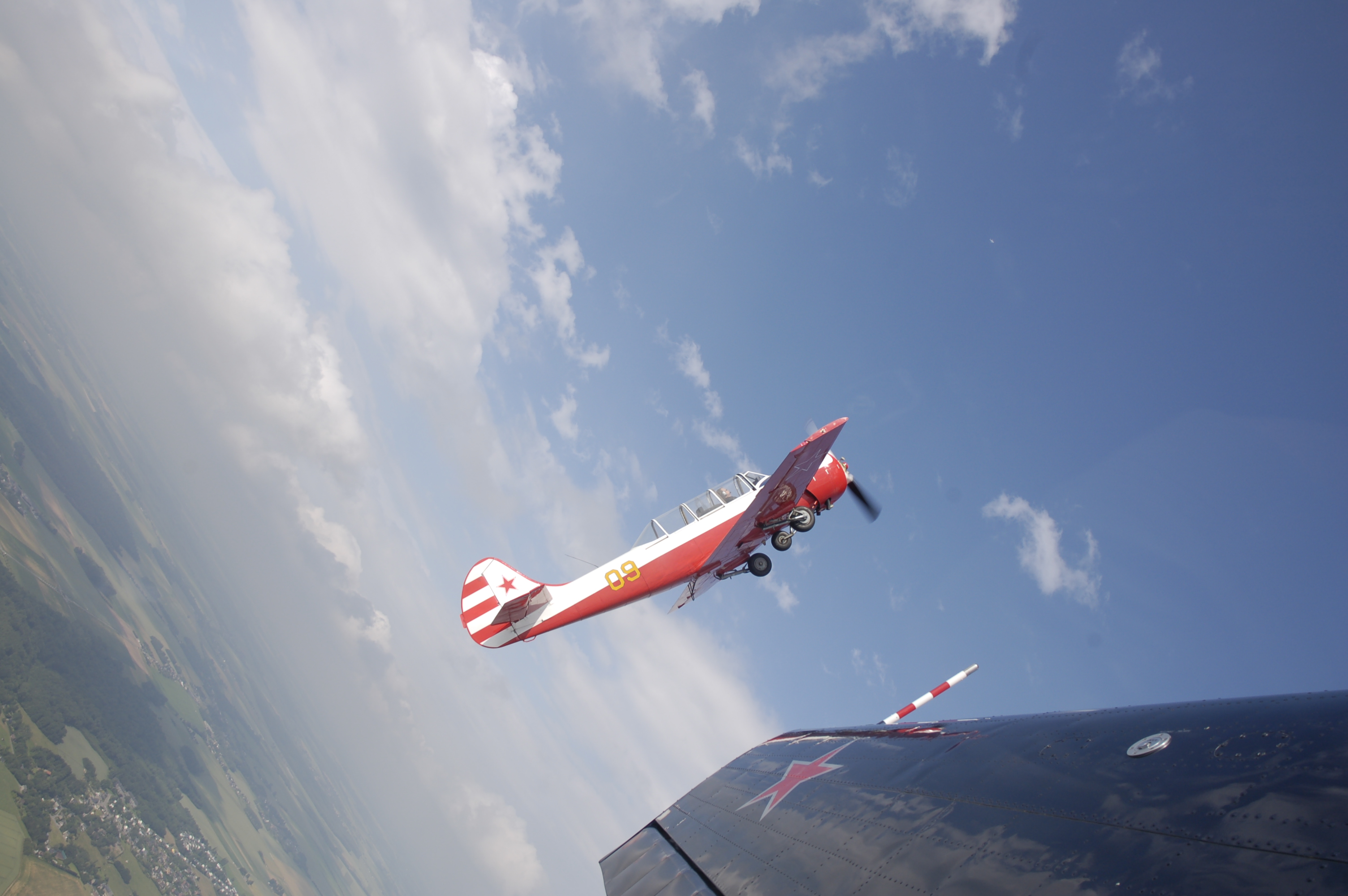 Formation Flying Yak-52 Spring 2007 Verhellen Etienne G-CBSS 323.jpg