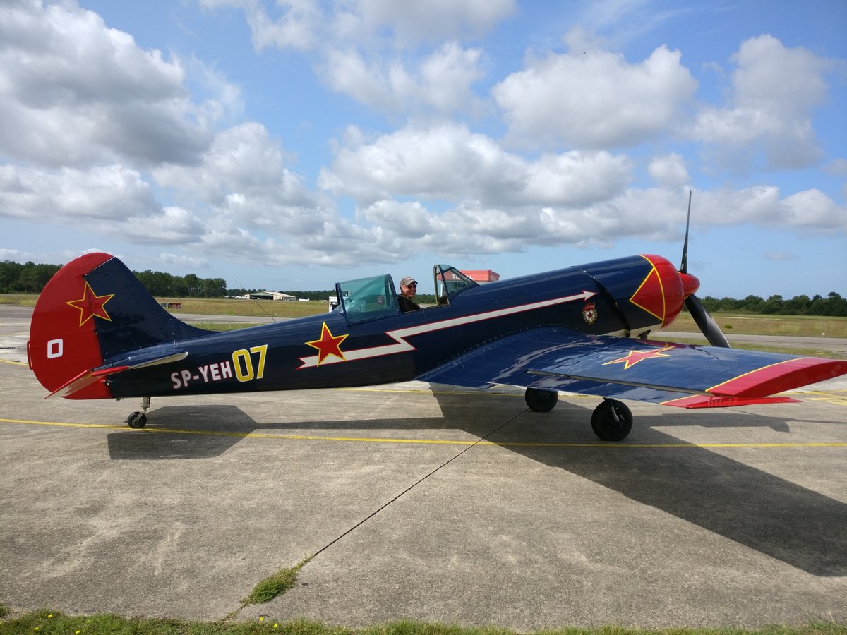 Yak-50 August 2017 - Arcachon FRANCE - Etienne Verhellen (1).jpg