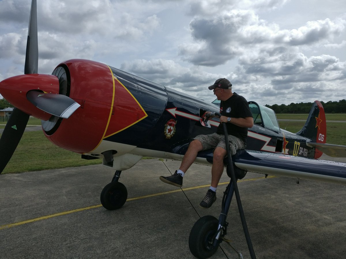 Yak-50 August 2017 - Arcachon FRANCE - Etienne Verhellen refueling (2).jpg