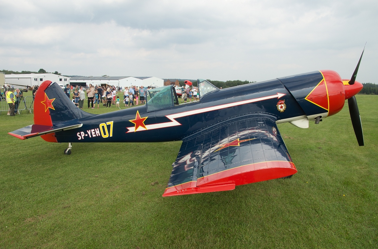 Yak-50 Etienne Verhellen -Photo by Luc Barry.JPG