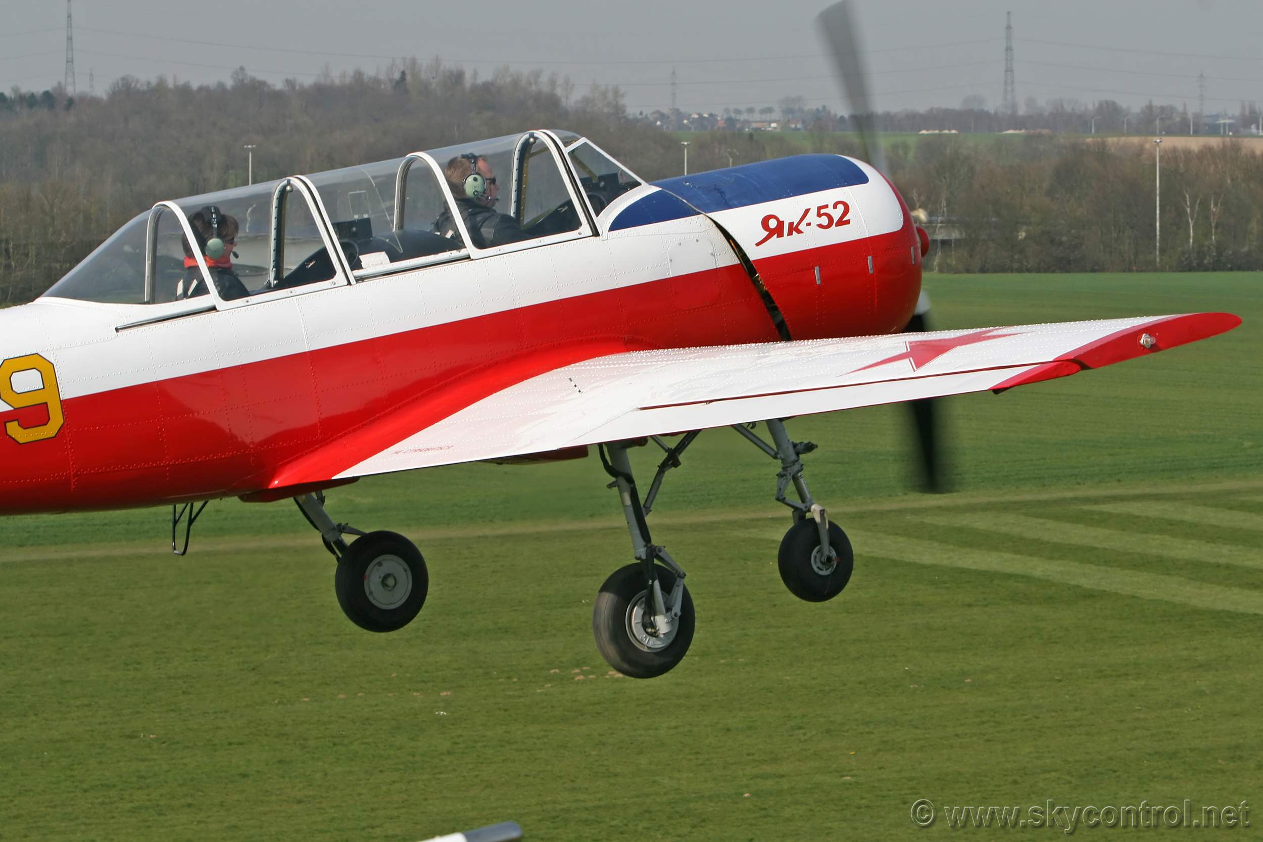 Yak-52 Etienne Verhellen Belgium 053.jpg